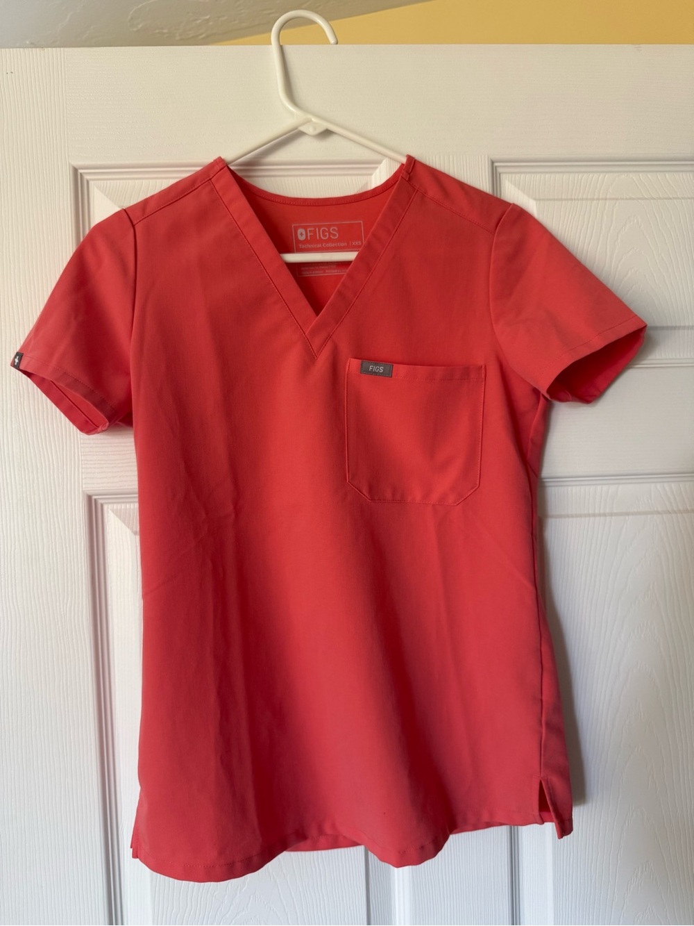 Figs Women’s V-Neck Top in Coral